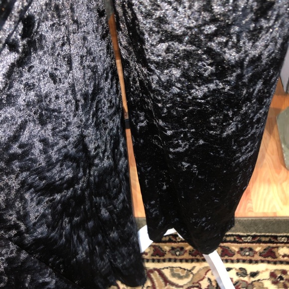 ANGIE SIZE SMALL BLACK VELVET FULLY LINED ELASTIC WAIST OPEN BACK STRAP JUMPSUIT - Picture 2 of 4